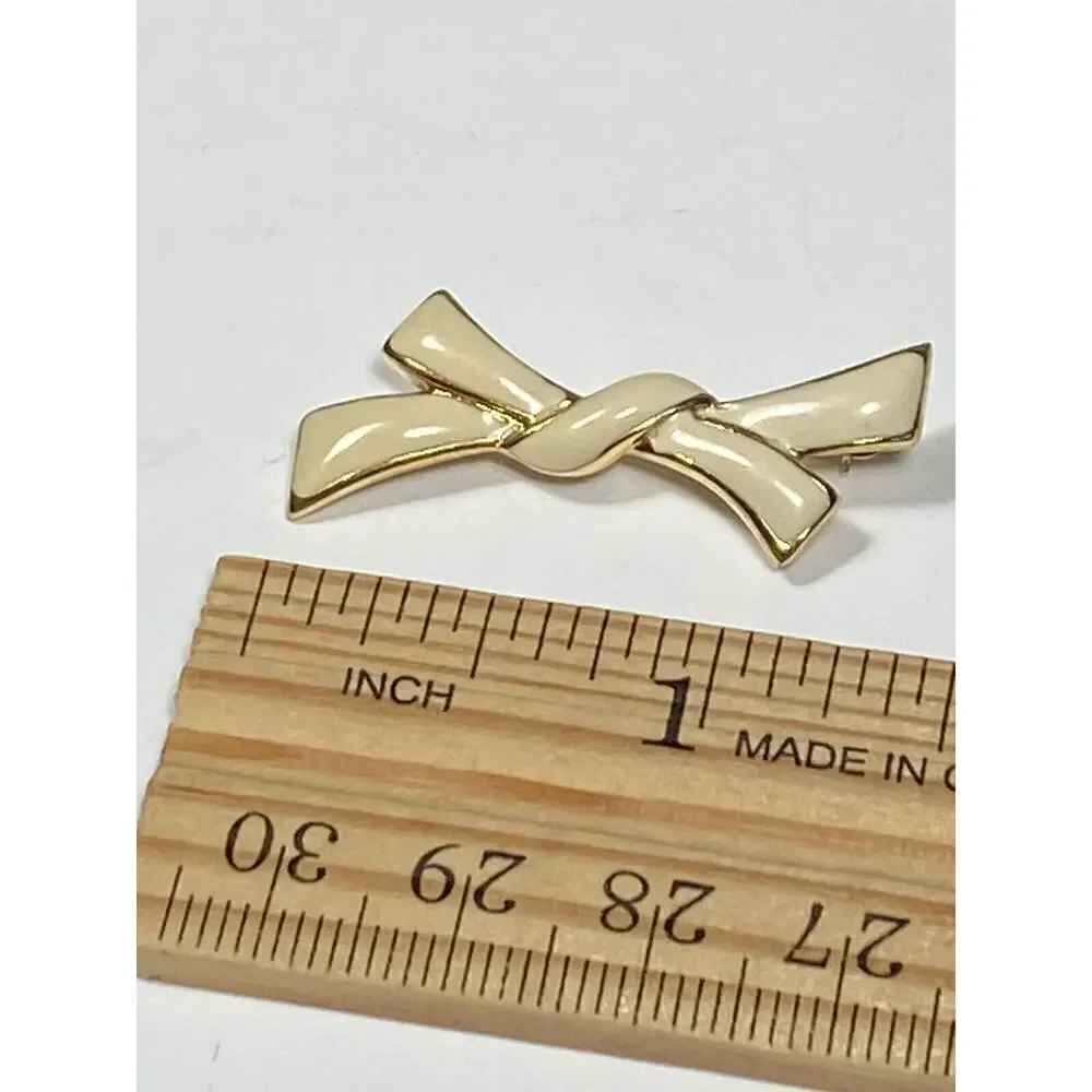 MONET Brooch Bow Cream Enamel Gold Tone Pin Vintage Signed